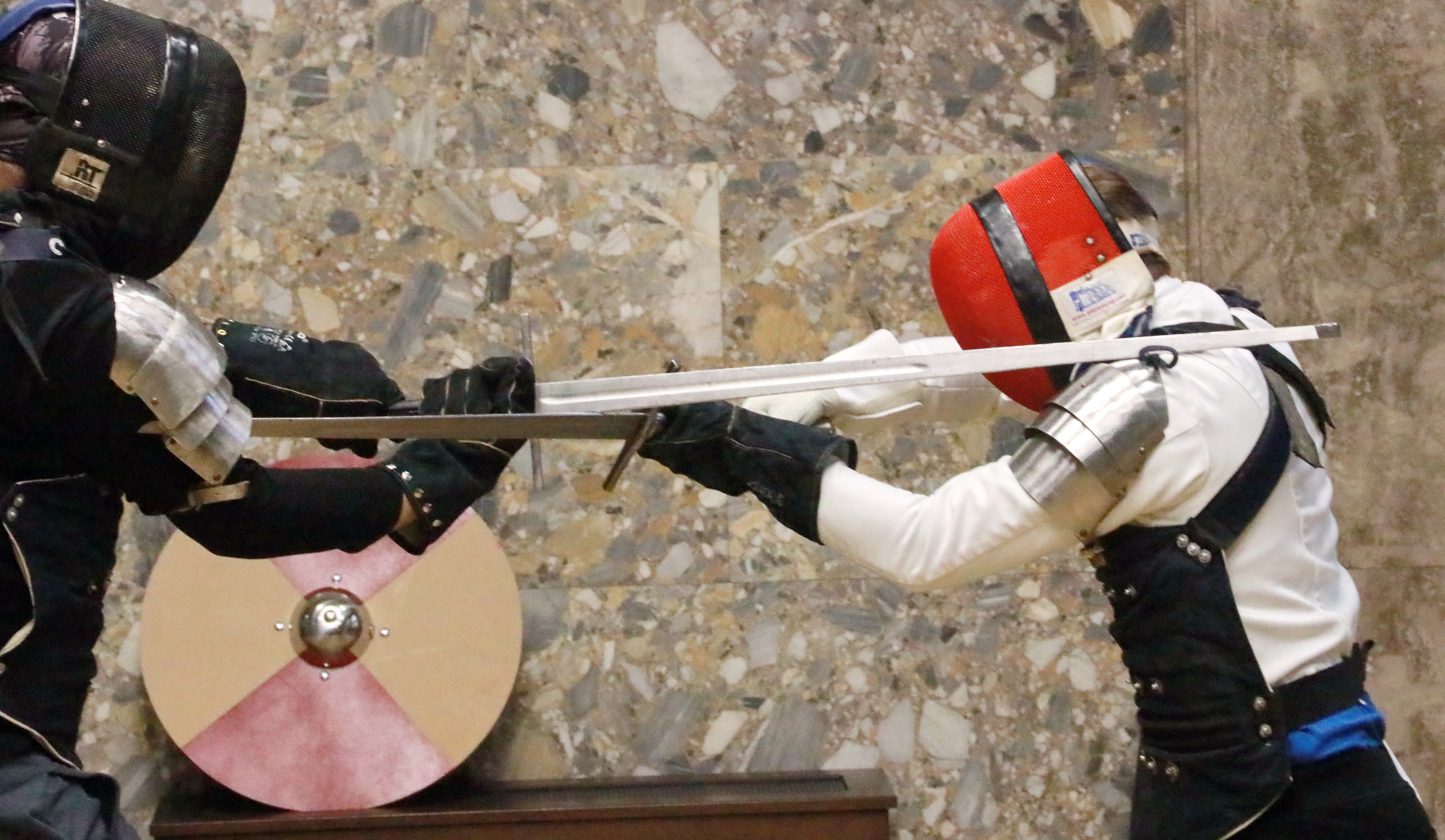 Narodni_muzej_u_Beogradumacevanje_i_maceviSv_DjordjeMedieval_fencingNational_museumBelgradV_Vukadinovicwww_macevanje_org_003.JPG